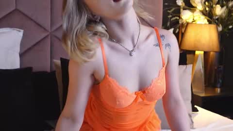 Lucy Lexton online show from 24, 2, 2025