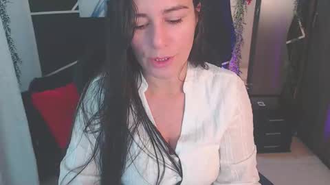 Snapshot of lucyli_ chatting on 2, 5, 2026 LUCY online show from 2, 5, 2026