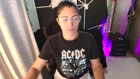 Snapshot of lucyli_ chatting on 17, 5, 2026 LUCY online show from 17, 5, 2026