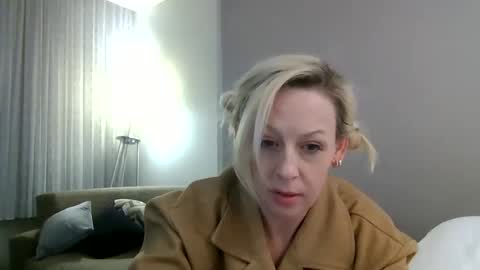 Lucy Loves Lookers online show from 4, 12, 2024