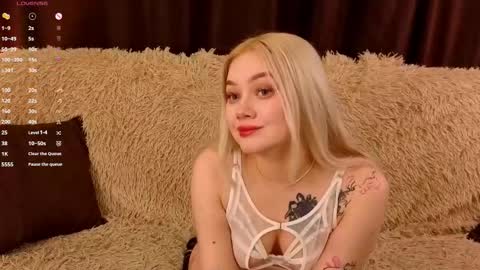 Snapshot of lucylumi chatting on 25, 3, 2026 Lucy online show from 25, 3, 2026