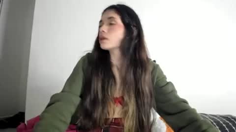 lucyportman online show from 12, 4, 2026