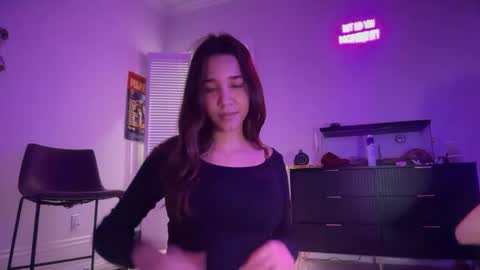 Snapshot of lucyrivera1 chatting on 27, 11, 2025 lucyrivera1 online show from 27, 11, 2025