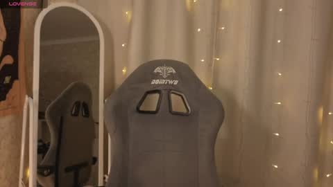 Snapshot of lucysbrain chatting on 30, 3, 2026 Lucy online show from 30, 3, 2026