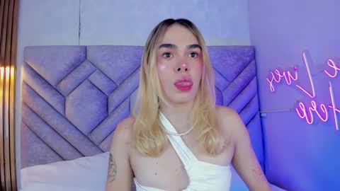 Lucy Vega online show from 7, 12, 2024