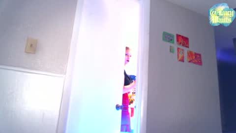 Snapshot of lucywants chatting on 17, 7, 2026 Goddess Lucy lucywants online show from 17, 7, 2026