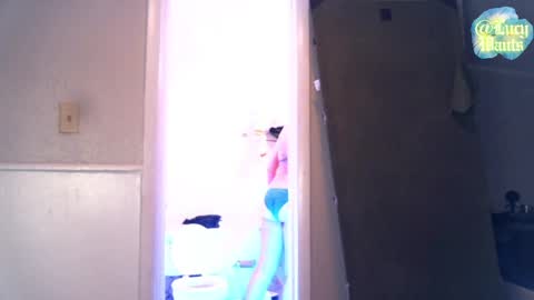 Snapshot of lucywants chatting on 19, 7, 2026 Goddess Lucy lucywants online show from 19, 7, 2026