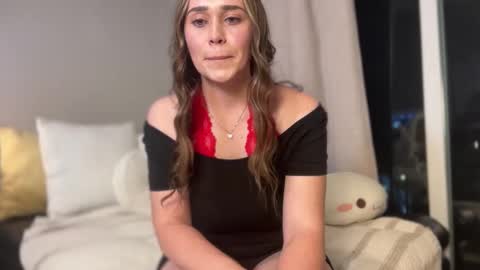 Snapshot of lucyxrae chatting on 23, 12, 2025 Lucy Rae online show from 23, 12, 2025