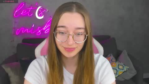 Snapshot of lucyy_green chatting on 16, 6, 2026 Lucy online show from 16, 6, 2026