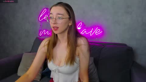 Snapshot of lucyy_green chatting on 8, 7, 2026 Lucy online show from 8, 7, 2026