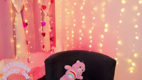 LUCYY FROM HOME  online show from 25, 2, 2025