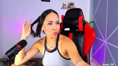 Snapshot of lucyy_rose chatting on 16, 10, 2025 o online show from 16, 10, 2025