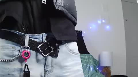 Snapshot of luhfreak444 chatting on 17, 11, 2025 Riskdtb online show from 17, 11, 2025