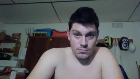 Snapshot of luis2423 chatting on 2, 1, 2025 A slave to the mistress.. un esclavo para las amas dominantes. online show from 2, 1, 2025
