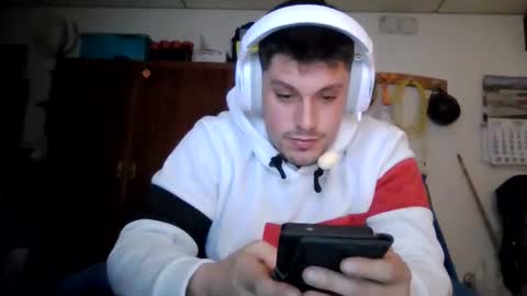 Snapshot of luis2423 chatting on 5, 2, 2026 A slave to the mistress.. un esclavo para las amas dominantes. online show from 5, 2, 2026