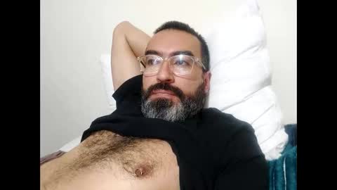 Snapshot of luis2988z chatting on 18, 2, 2025 Hairyman online show from 18, 2, 2025