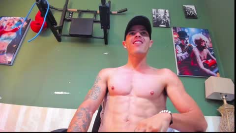 Snapshot of luis_as chatting on 8, 1, 2025 Luis AS online show from 8, 1, 2025