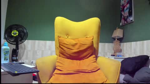 Snapshot of luis_as chatting on 5, 2, 2025 Luis AS online show from 5, 2, 2025