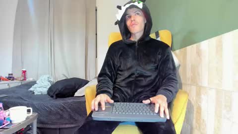 Snapshot of luis_as chatting on 23, 2, 2025 Luis AS online show from 23, 2, 2025
