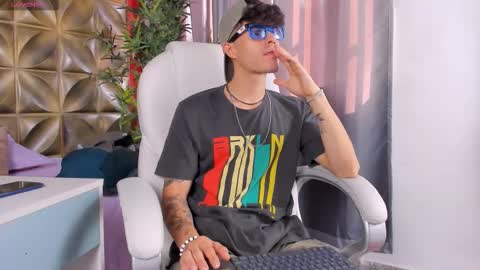 Snapshot of luis_as chatting on 21, 10, 2025 Luis AS online show from 21, 10, 2025