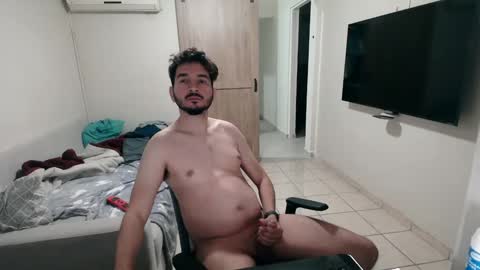 Snapshot of luis_flr chatting on 4, 2, 2025 luis_flr online show from 4, 2, 2025
