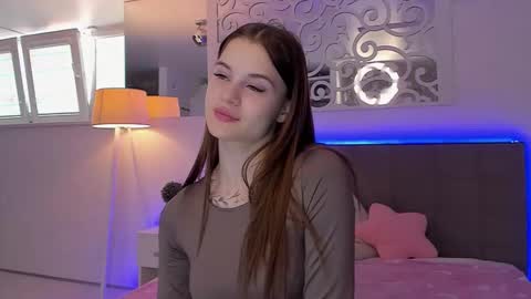 LuisaClover online show from 29, 3, 2026