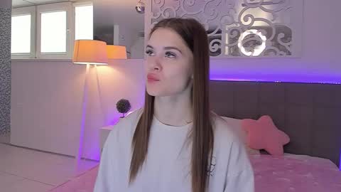 LuisaClover online show from 30, 4, 2026