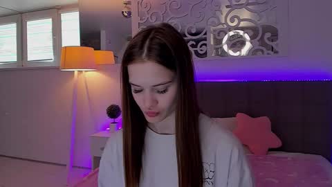 LuisaClover online show from 12, 5, 2026