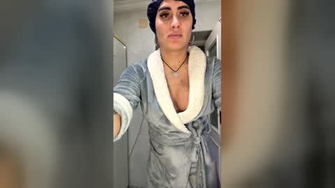 Snapshot of luisamonsterdick chatting on 17, 12, 2025 Luisa Monsters online show from 17, 12, 2025