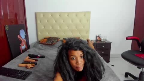 Snapshot of luissa_s1 chatting on 1, 2, 2025 Luissa online show from 1, 2, 2025