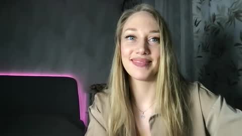 luiva13 online show from 4, 3, 2025