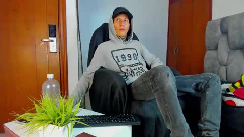 Snapshot of lujuriau_u chatting on 4, 10, 2025 lujuriau_u online show from 4, 10, 2025