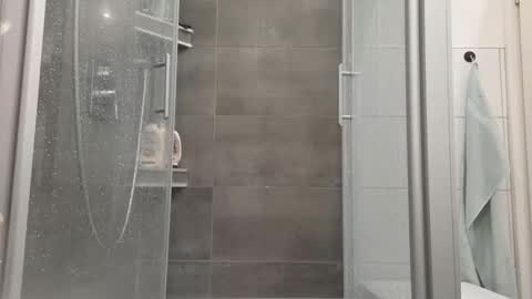 lukasschoetz online show from 17, 11, 2025