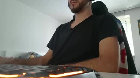 lukasschoetz online show from 4, 12, 2025