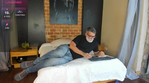 Luke Crews online show from 28, 9, 2025