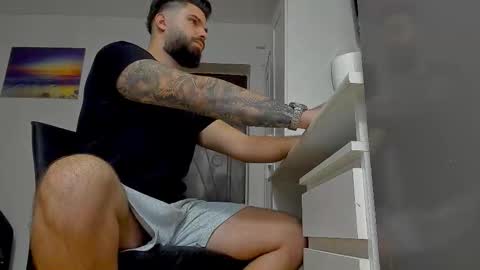 Snapshot of lukedenver chatting on 24, 10, 2025 Luke online show from 24, 10, 2025