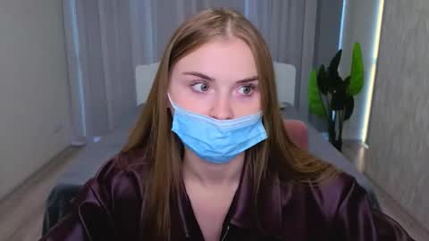 Snapshot of lukeriamoon chatting on 23, 10, 2025 lukeriamoon online show from 23, 10, 2025