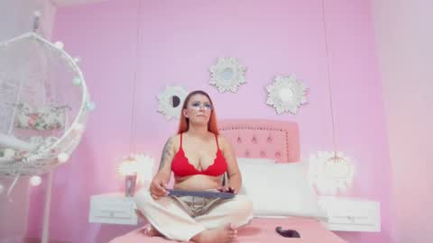 Snapshot of lulijones chatting on 28, 9, 2025 Luli Jones online show from 28, 9, 2025