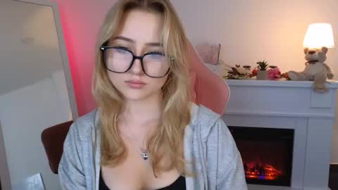 Lily online show from 15, 9, 2025