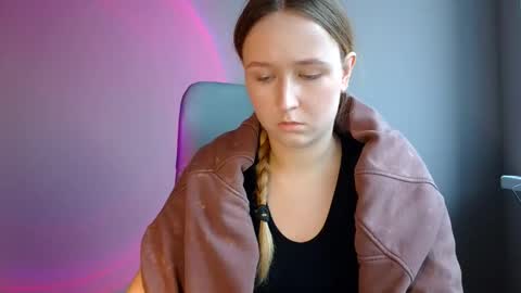 Snapshot of lulu_baby1 chatting on 19, 12, 2025 Lulu Baby18 online show from 19, 12, 2025