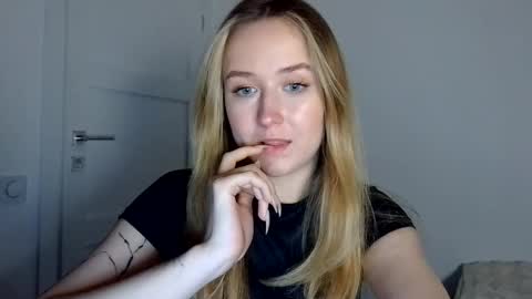 Snapshot of lulu_baby1 chatting on 24, 4, 2026 Lulu Baby18 online show from 24, 4, 2026