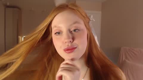 Snapshot of lulu_moons chatting on 11, 12, 2024 Lulu online show from 11, 12, 2024