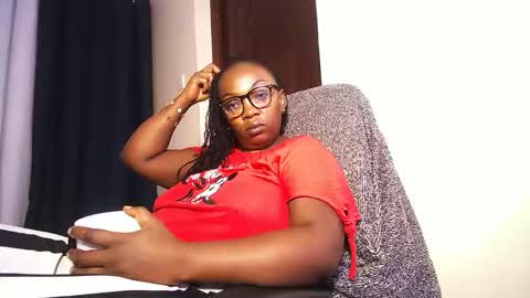 Snapshot of lulu_sparks1 chatting on 8, 4, 2026 lulu_sparks1 online show from 8, 4, 2026