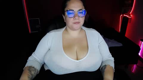 LuluBigTitts online show from 6, 1, 2025