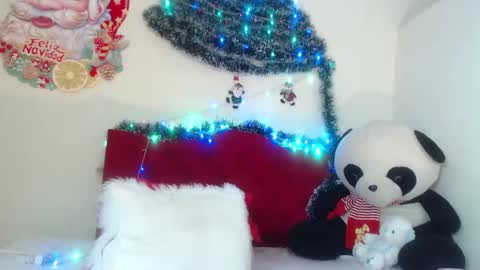 Snapshot of luluu_08 chatting on 21, 12, 2024 LULU online show from 21, 12, 2024