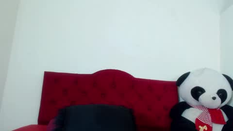 Snapshot of luluu_08 chatting on 5, 2, 2025 LULU online show from 5, 2, 2025