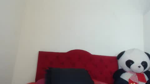 Snapshot of luluu_08 chatting on 8, 2, 2025 LULU online show from 8, 2, 2025