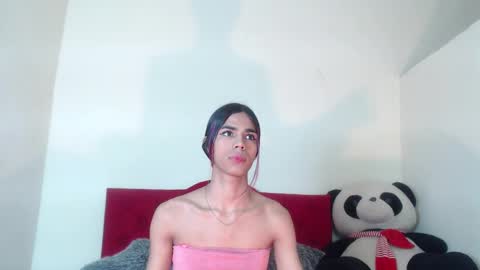 Snapshot of luluu_08 chatting on 17, 2, 2025 LULU online show from 17, 2, 2025