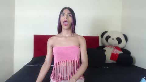 Snapshot of luluu_08 chatting on 4, 3, 2025 LULU online show from 4, 3, 2025
