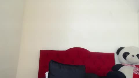 Snapshot of luluu_08 chatting on 5, 3, 2025 LULU online show from 5, 3, 2025